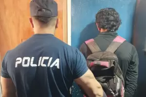 Catamarca: lo sorprendieron empujando una moto sin papeles