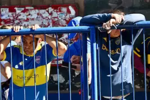 El ltimo adis a Russo: miles de hinchas y los jugadores de Boca llegan a la Bombonera