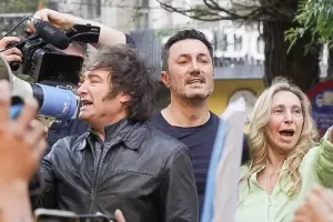 De campaa en Mendoza, Milei pidi no "volver al modelo comunista que nos fundi"