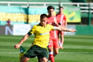 Defensa y Justicia venci a Argentinos Juniors y qued puntero