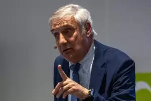 El premio Nobel de econom�a encendi� la pol�mica sobre la apertura econ�mica de Milei