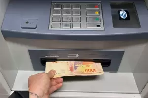 Error millonario: le transfirieron 100 veces el valor de la cuota alimentaria y se neg a devolverlos