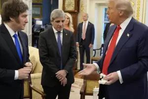 Caputo anuncia acuerdo comercial y de inversiones con EEUU para calmar los mercados