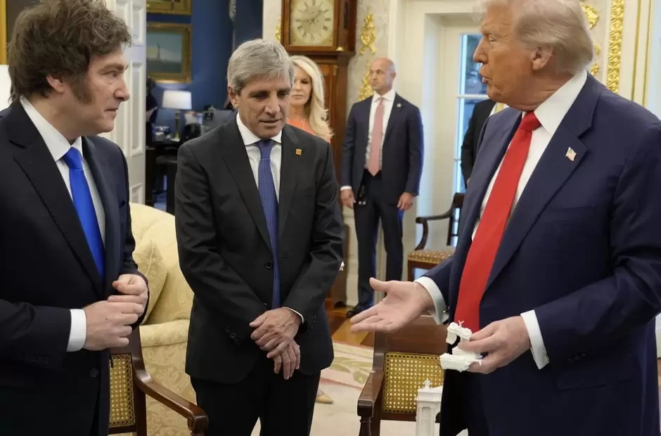 Javier Milei, Luis Caputo y Donald Trump