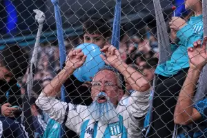 Racing: hinchas agotaron en cuatro horas los paquetes areos para la semifinal contra Flamengo