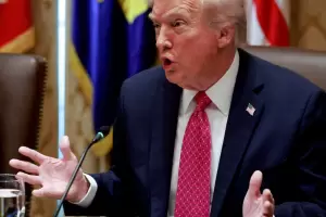 Trump afirma que Maduro ofreci "de todo" para evitar un conflicto armado