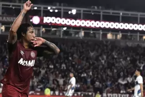 Lans le gan a Godoy Cruz en la Fortaleza y se subi a la cima de la Zona B