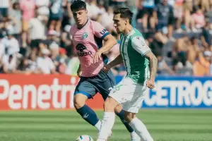 Banfield venci a Independiente Rivadavia y se ilusiona con los Playoffs