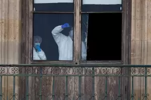 Se supo cul es la joya que encontraron daada cerca del Louvre