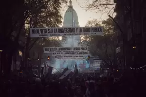 El Gobierno promulg la emergencia peditrica y universitaria, pero fren su aplicacin