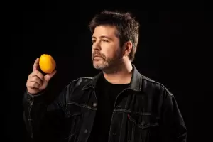 Adrin Lakerman presenta en Catamarca "Cmo pisar una cscara de banana"