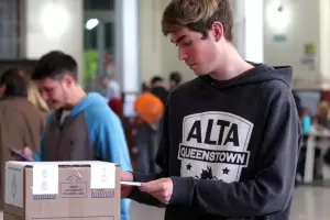 A 10 aos del voto joven: ms de la mitad de los adolescentes participa pero con desconfianza