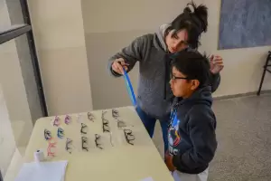 Ver para ser libres: ms de 1.700 nios de Catamarca recibieron anteojos gratuitos