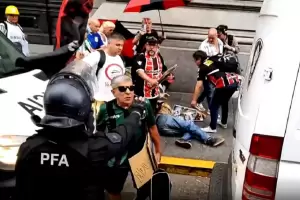 Tensin en la marcha de jubilados frente al Congreso y reclamos por la Ley de Emergencia en Discapacidad