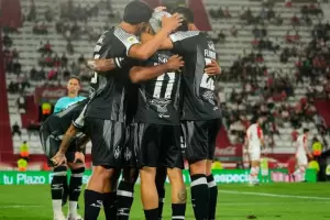 Central C�rdoba le dio otro golpe a Hurac�n y se prendi� en la punta