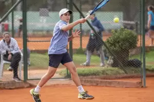 Constantino Ruaro, la promesa del tenis de Catamarca que avanza a nivel nacional