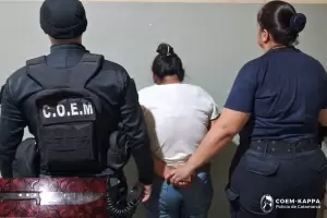 Violencia en Catamarca: intent apualar a su novio y amenaz a su vecino