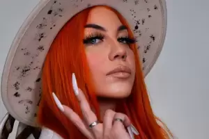 Lowrdez Fern�ndez reaparece y anuncia su regreso a los escenarios