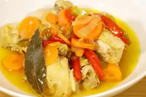 Cmo hacer escabeche de pollo casero?, un clsico que conquista paladares en Catamarca