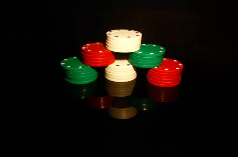 El arte del farol en el p�ker: estrategia, riesgo y psicolog�a en la mesa