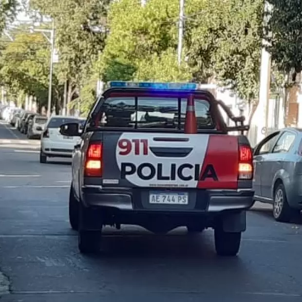 Frustran un intento de robo domiciliario y detienen a un hombre en la zona sur de la Capital