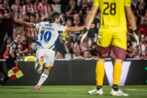 Rosario Central gan en casa de Instituto y mira a todos desde arriba