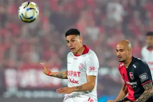 Uni�n derrot� a Newell�s y lo complic� con el descenso