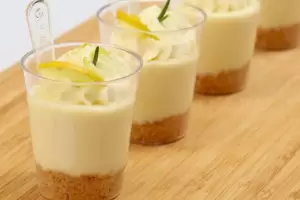 Postre de limn "cuatro tazas": una receta rpida, fresca y sin horno ideal para Catamarca