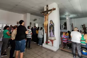 Misa por los fieles difuntos en el cementerio municipal: "Nuestros seres queridos siguen vivos"