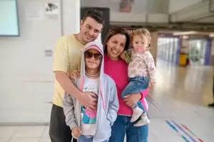 Dieron de alta a Catalina, la nena que sobrevivi a la explosin en una feria de ciencias