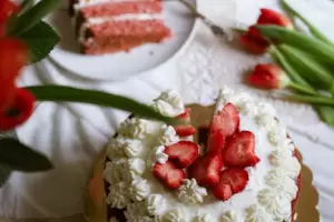 Torta de frutilla saludable en licuadora: sin harina refinada y lista en minutos