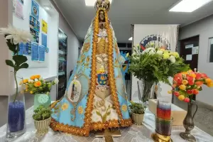 La Virgen del Valle contina sus visitas: bendijo la Casa de la Mujer y un sindicato
