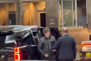 Milei lleg a Miami para disertar en una cumbre global y cerrar la gala de la CPAC