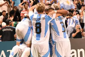 Argentina aplast 7-0 a Fiyi y cerr la fase de grupos con puntaje perfecto
