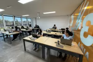 El SEM capitalino, pionero en implementar exmenes digitales internacionales de Cambridge