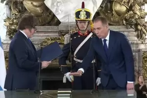 Milei le tom juramento a Diego Santilli como nuevo ministro del Interior