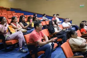 ltima charla del  ciclo "Compartiendo Saberes" en el Urbano Girardi