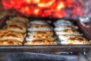 Se viene un taller para redescubrir la cocina a los fuegos: tradicin, tcnica y seguridad alimentaria