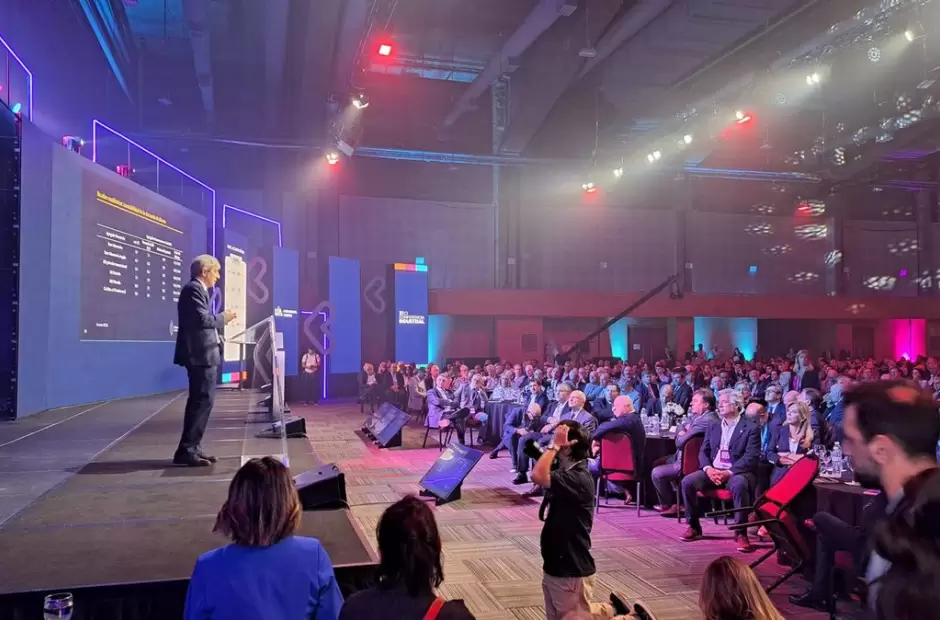 Luis Caputo ante empresarios