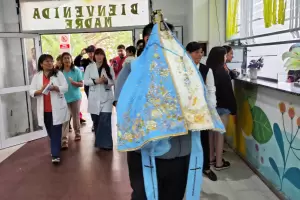 La Virgen del Valle visit� el Hospital de Ni�os y oficinas p�blicas en Catamarca