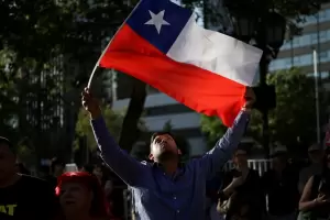 Jeannette Jara gana la primera vuelta en Chile pero Kast llega fortalecido al balotaje