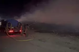 Incendio en la Planta de Residuos: Aguas de Catamarca se suma el operativo para contener el fuego