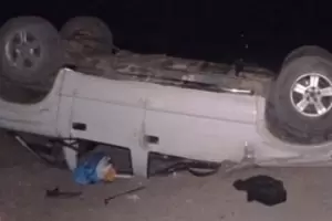 Dos hombres resultaron heridos tras el vuelco de una camioneta en Aconquija