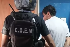 Le rob una garrafa a un vecino y lo atraparon cuando escapaba