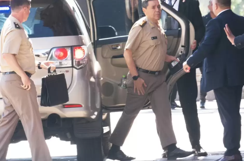 Carlos Presti ministro de Defensa