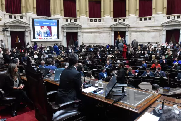 Con una jugada de Jalil, LLA desplaz al kirchnerismo y se qued con la primera minora en Diputados
