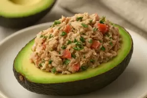 Adis al horno: receta de palta rellena con atn con 3 ingredientes