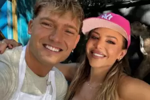 Aparecieron las fotos de Ian Lucas y Evangelina Anderson a los besos