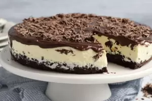Torta helada de banana split: la receta fcil y sin horno que conquista en Catamarca