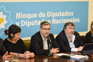 Gobernadores peronistas redefinen su rol y profundizan la crisis del PJ